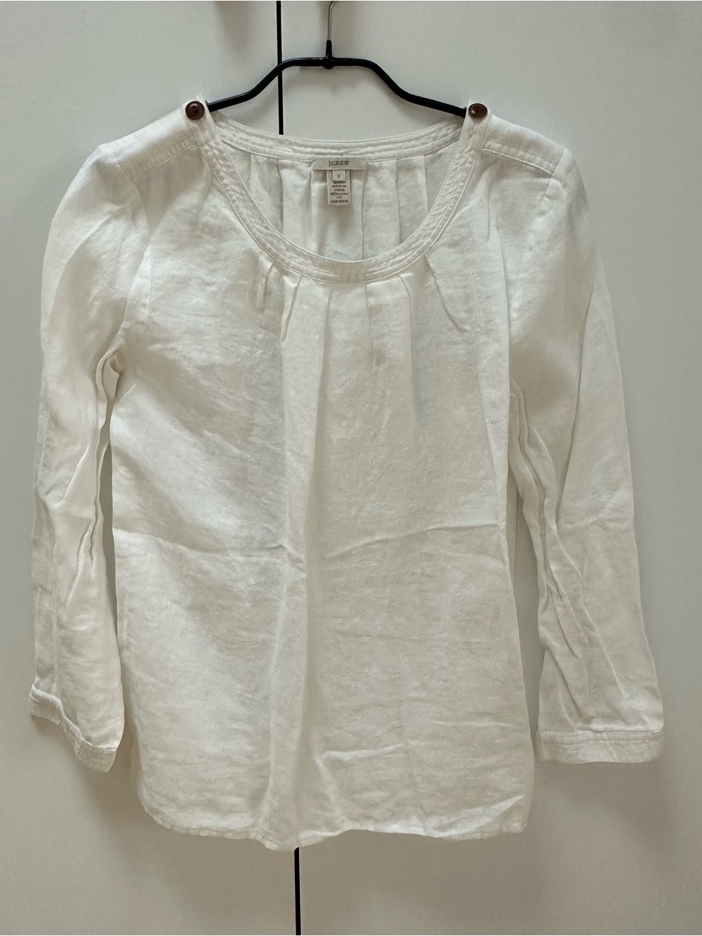 J.CREW - WHITE LINEN BLOUSE WITH BUTTON SHOULDER DETAIL - SIZE 0 - GREAT CONDIT